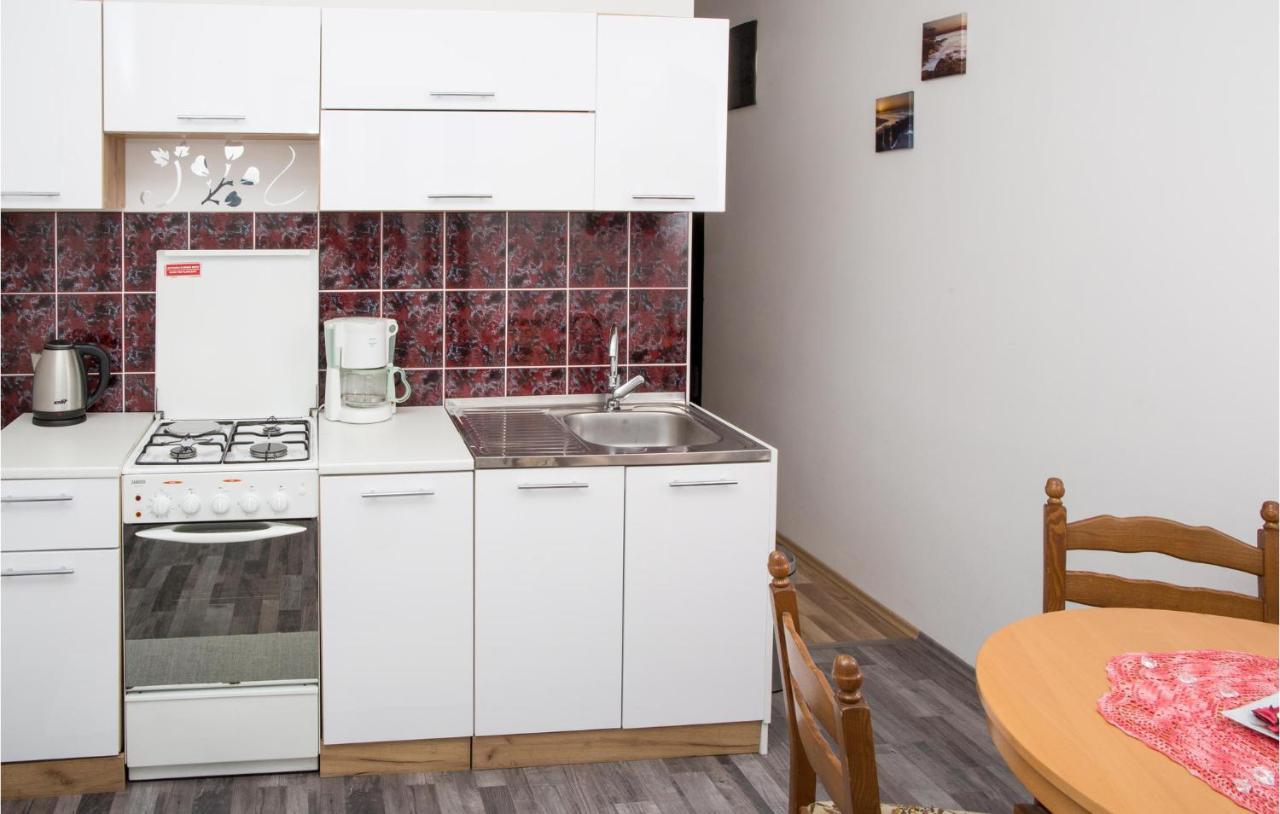 Awesome Apartment In Povljana With 2 Bedrooms And Wifi 外观 照片